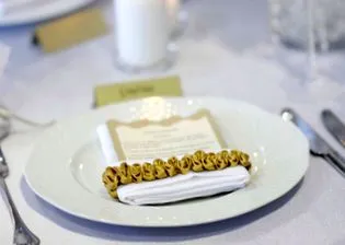 creați