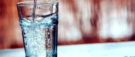 може вода