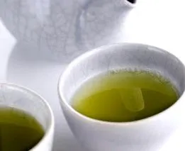 зелен