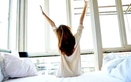 които