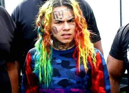 фотографії 6ix9ine