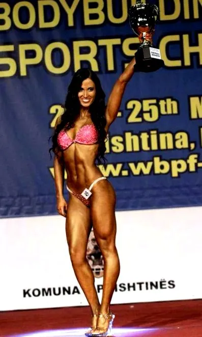 форми rafaella