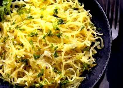 часником зеленими