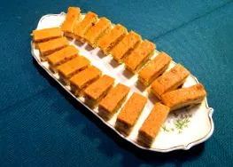луната април