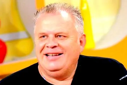 дълго пазеше