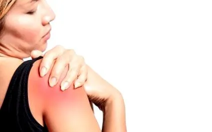 плечі плече