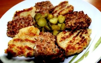 urmează
