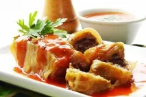 Баклажани, запечені з помідорами та грибами помідорами