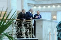 срамува лукашенко