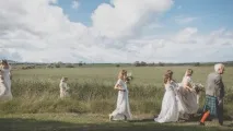 Британка втратила 150-річну весільну сукню своєї прапрабабусі через банкрутство хімчистки британка