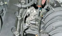 Chevrolet Lacetti Зняття впускного трубопроводу колектора ресивера Шевроле Лачетті впускного