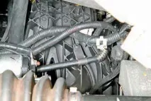 Chevrolet Lacetti Зняття впускного трубопроводу колектора ресивера Шевроле Лачетті зняття