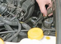 Chevrolet Lacetti Зняття впускного трубопроводу колектора ресивера Шевроле Лачетті впускного