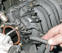 Chevrolet Lacetti Зняття впускного трубопроводу колектора ресивера Шевроле Лачетті chevrolet