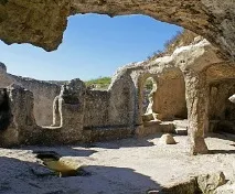 които заслужава