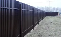 Етапи зведення паркану з профнастилу, Будівельні матеріали профнастилу
