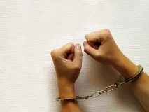неонацистки оръжие