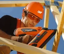 Газовий монтажний гвоздезабивний пістолет як варіант нейлера варіант