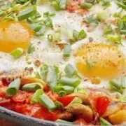 Італійська фріттата з помідорами помідорами