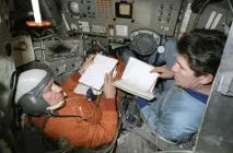 забавляват астронавтите