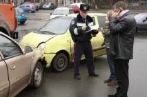 Як правильно діяти під час потрапляння в ДТП події