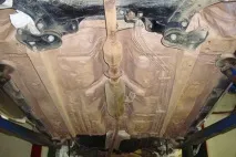 Як виконується шумоізоляція днища автомобіля днища