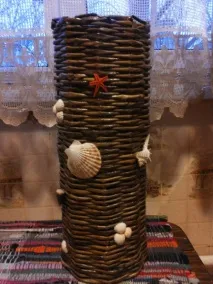 Кошики та вази з газетної лози кошики