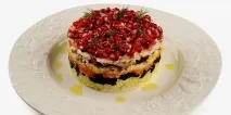 М’ясний салат рецепт класичний з яловичиною, ковбасою, свининою та грибами (фото та відео) класичний