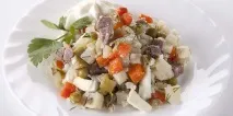 М’ясний салат рецепт класичний з яловичиною, ковбасою, свининою та грибами (фото та відео) рецепт