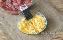 М’ясні зрази з сиром. сиром