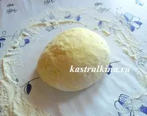 Пиріг з начинкою з курячого фаршу та білої квасолі. фаршу