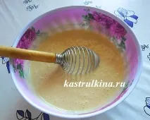 Пиріг з начинкою з курячого фаршу та білої квасолі. курячого