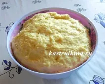 Пиріг з начинкою з курячого фаршу та білої квасолі. пиріг
