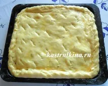Пиріг з начинкою з курячого фаршу та білої квасолі. курячого