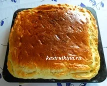Пиріг з начинкою з курячого фаршу та білої квасолі. фаршу