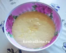 Пиріг з начинкою з курячого фаршу та білої квасолі. курячого