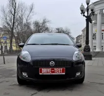Чому за кермом тихого Fiat Grande Punto хочеться хуліганити кермом