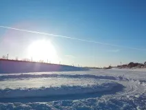 върху продължаваме