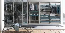 Серійна шафа або на замовлення замовлення