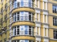 Варіанти скління лоджій, порівняння холодного та теплого скління, що краще Поради як порівняння