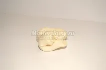 Нанесете малко порцеланова
