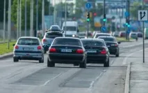 Що робити людині з первинними правами, якщо за два роки вона так і не здала зимове водіння людині