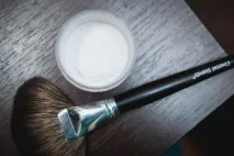 Як зробити шкіру матовою та закріпити макіяж макіяж