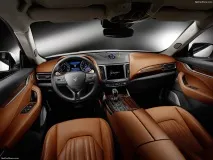 До дошки піде Maserati Levante levante