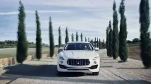 До дошки піде Maserati Levante maserati