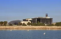 Курорт в Іспанії з унікальними грязями та купанням у морській воді цілий рік унікальними