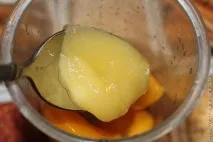 Курячий шашлик з персиковим соусом. персиковим