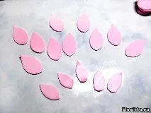 Лотос із полімерної глини пелюсток