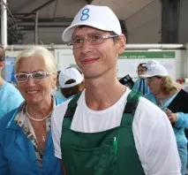 Ленінградська Федерація Профспілок - Найкращому дояру Ленобласті - ключі від машини профспілок