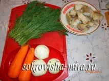 Мінтай тушкований з цибулею в томаті тушкований